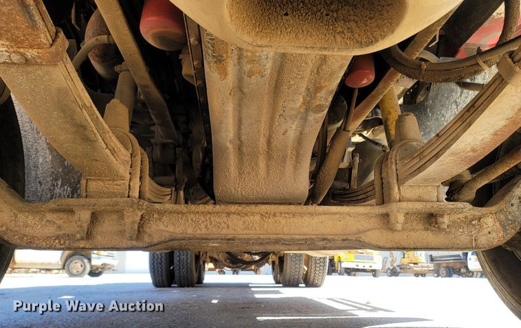 image for item LN9607 1989 Freightliner FLD120  dump truck