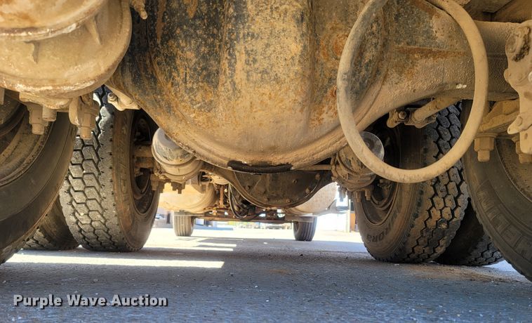 image for item LN9607 1989 Freightliner FLD120  dump truck