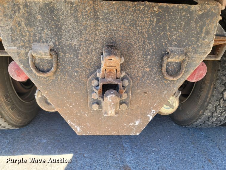 image for item LN9607 1989 Freightliner FLD120  dump truck