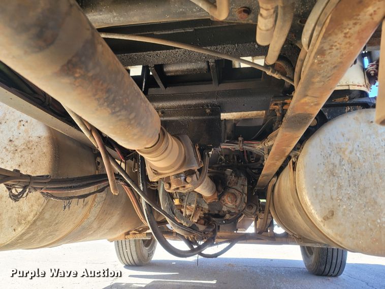 image for item LN9607 1989 Freightliner FLD120  dump truck