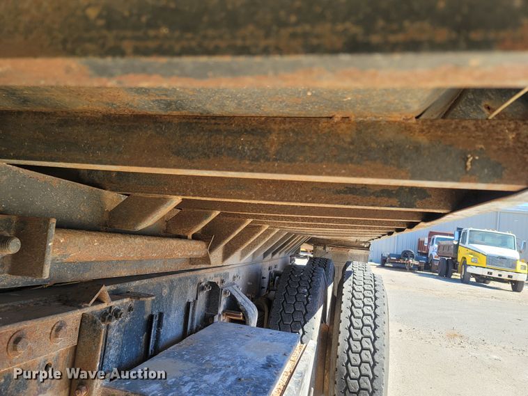 image for item LN9607 1989 Freightliner FLD120  dump truck