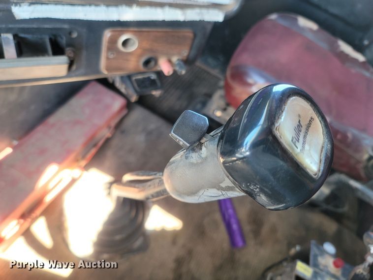 image for item LN9607 1989 Freightliner FLD120  dump truck