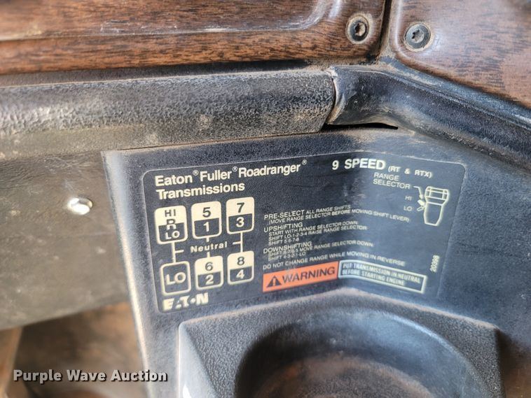 image for item LN9607 1989 Freightliner FLD120  dump truck