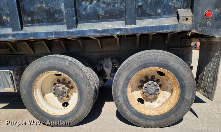 image for item LN9607 1989 Freightliner FLD120  dump truck