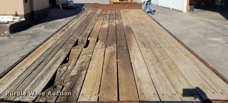 image for item LN9610 2002 Blue Diamond  equipment trailer