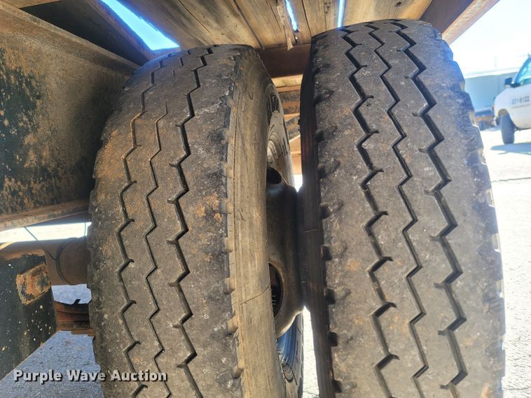 image for item LN9610 2002 Blue Diamond  equipment trailer