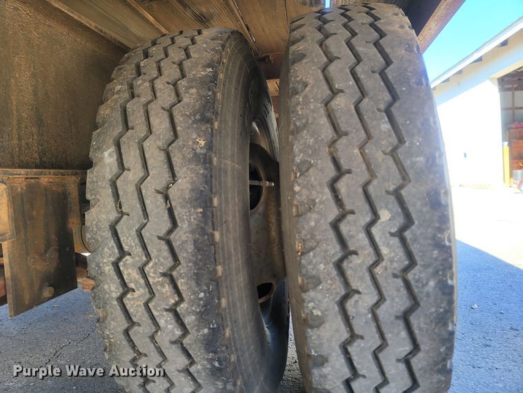 image for item LN9610 2002 Blue Diamond  equipment trailer