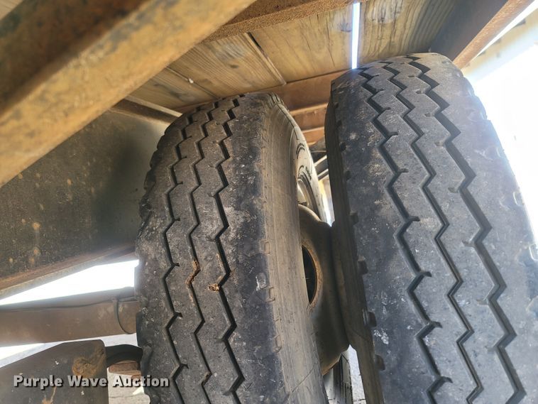 image for item LN9610 2002 Blue Diamond  equipment trailer