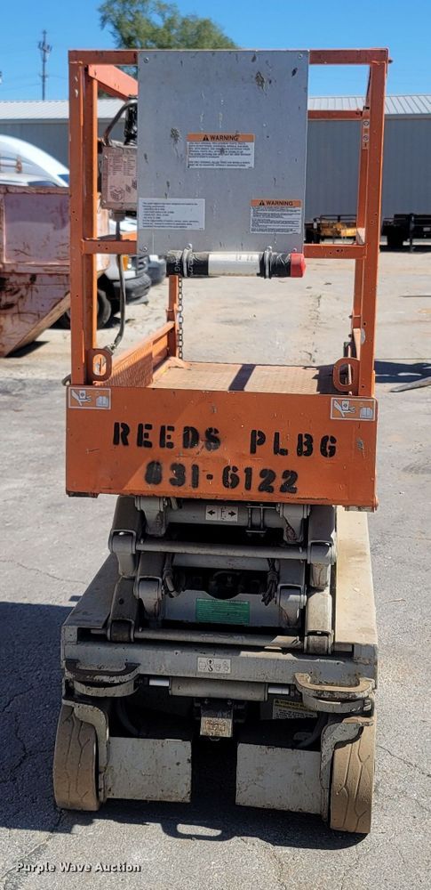 image for item LN9615 2005 Sky Jack SJIII 3219  scissor lift