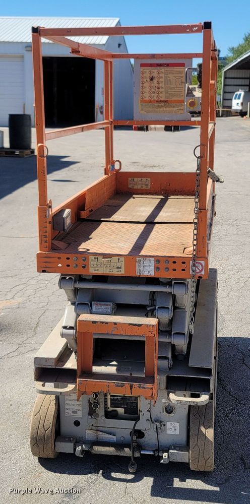 image for item LN9615 2005 Sky Jack SJIII 3219  scissor lift