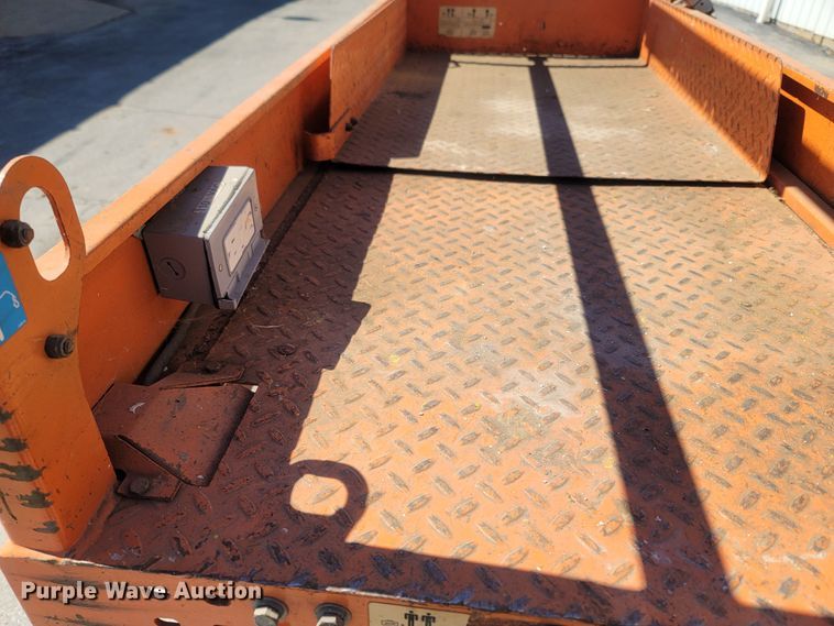 image for item LN9615 2005 Sky Jack SJIII 3219  scissor lift