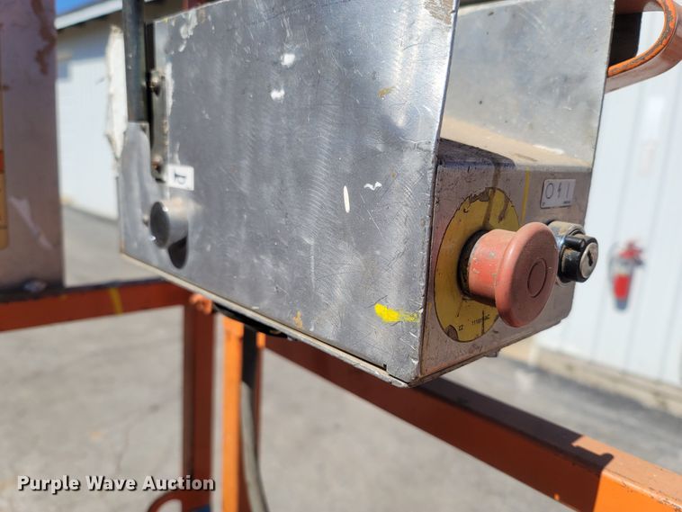 image for item LN9615 2005 Sky Jack SJIII 3219  scissor lift