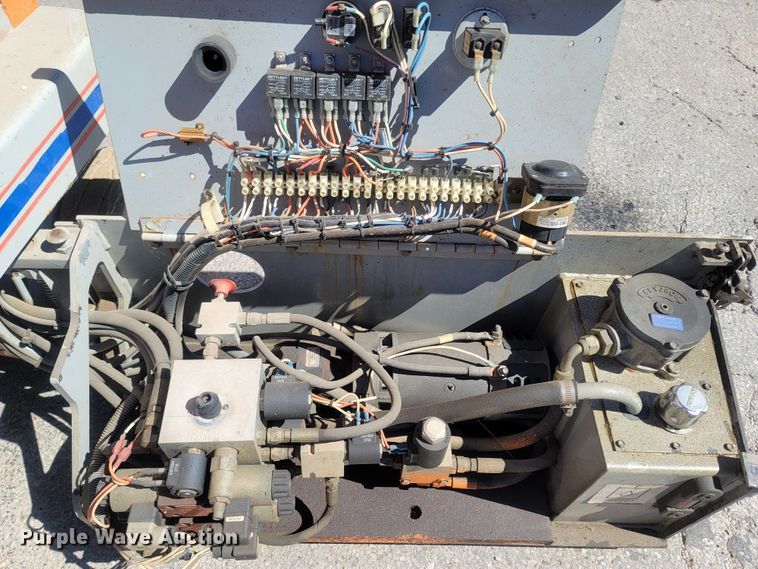 image for item LN9615 2005 Sky Jack SJIII 3219  scissor lift