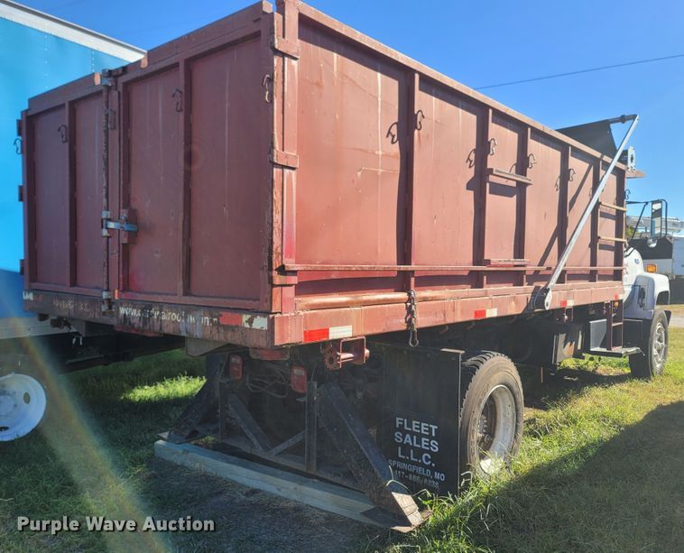 image for item LN9618 1994 Chevrolet Kodiak  scissor lift dump truck
