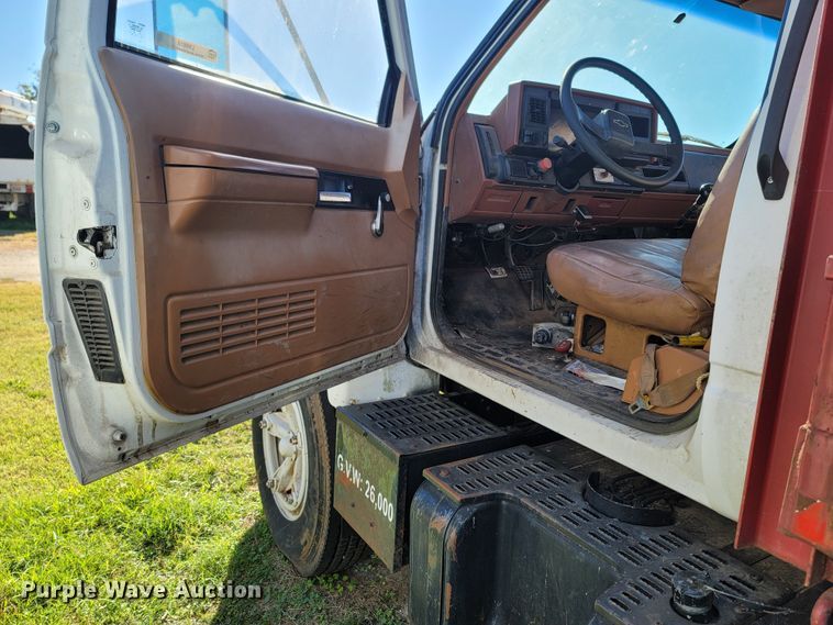 image for item LN9618 1994 Chevrolet Kodiak  scissor lift dump truck