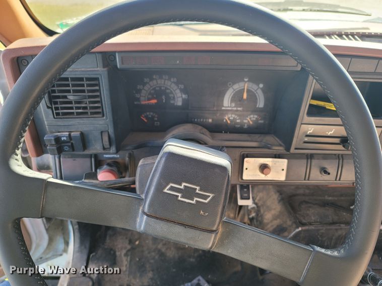 image for item LN9618 1994 Chevrolet Kodiak  scissor lift dump truck