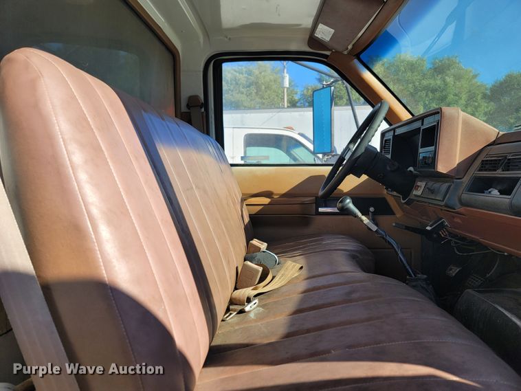 image for item LN9618 1994 Chevrolet Kodiak  scissor lift dump truck