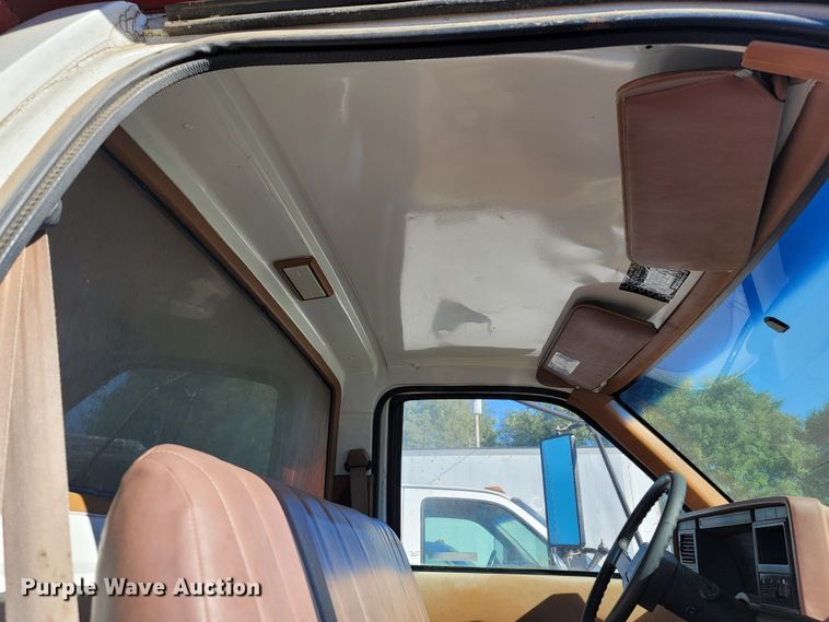 image for item LN9618 1994 Chevrolet Kodiak  scissor lift dump truck