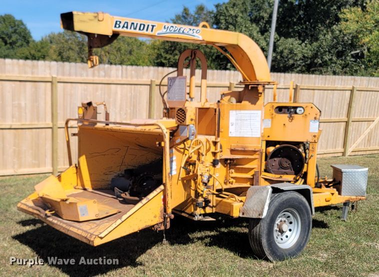 image for item LN9621 2006 Bandit 250  wood chipper