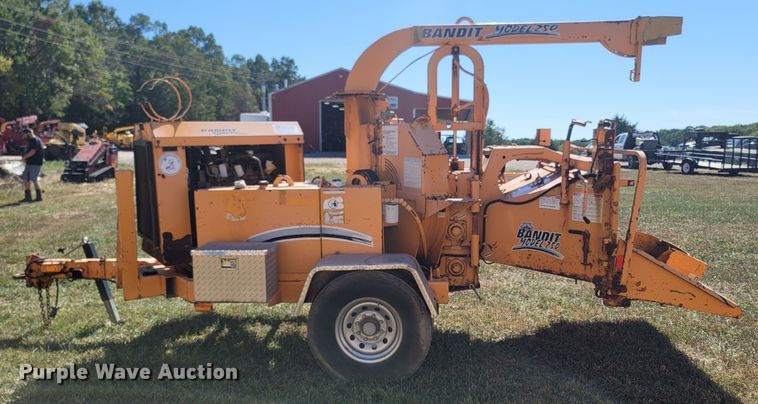 image for item LN9621 2006 Bandit 250  wood chipper