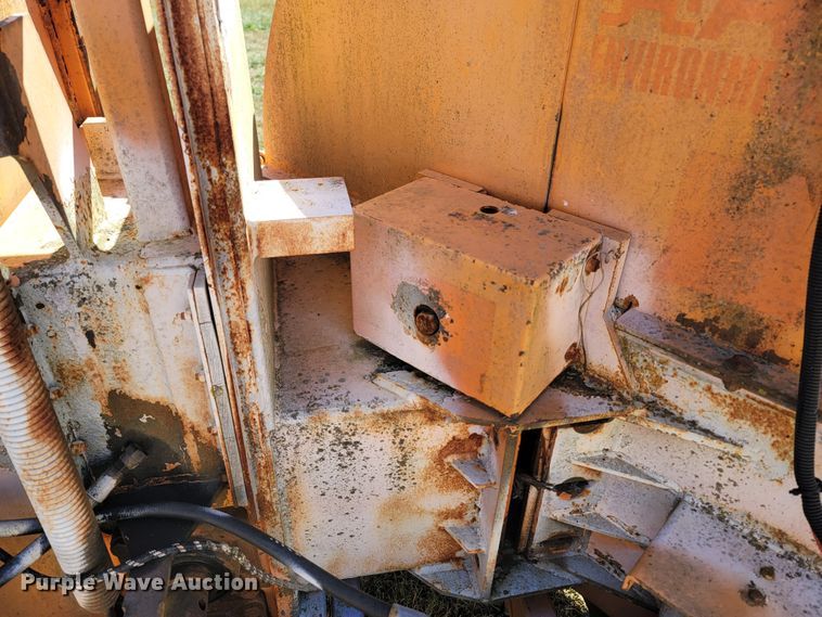 image for item LN9623 Altec  wood chipper