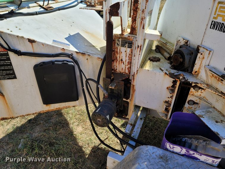 image for item LN9624 Altec DC1217HP  wood chipper