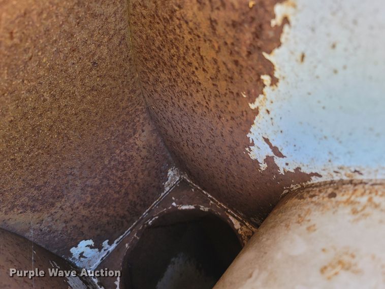 image for item LN9624 Altec DC1217HP  wood chipper