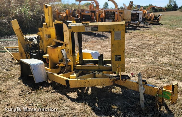 image for item LN9627 2007 Altec DC1217  wood chipper