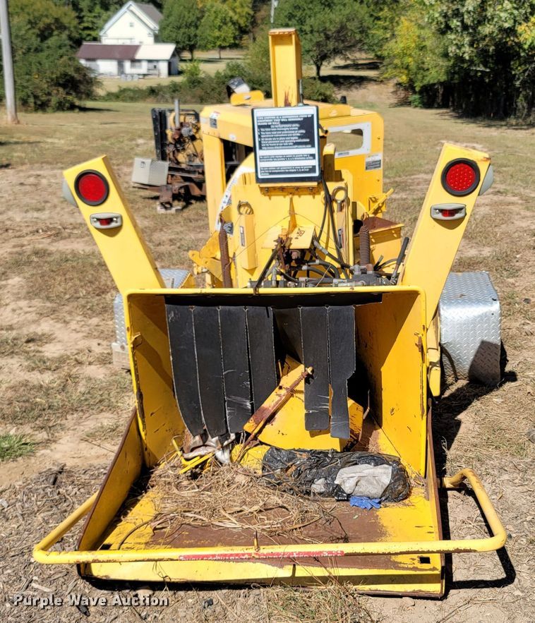 image for item LN9627 2007 Altec DC1217  wood chipper