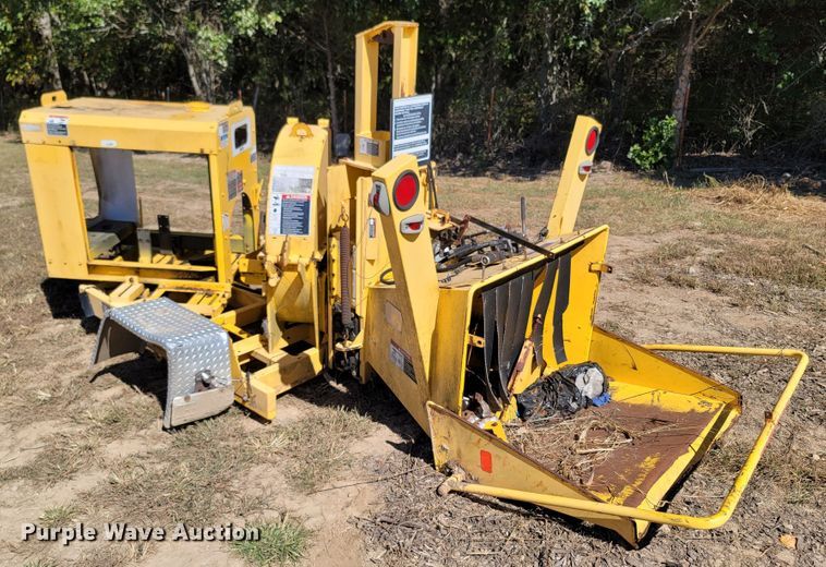 image for item LN9627 2007 Altec DC1217  wood chipper