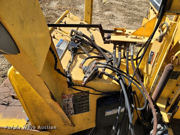 image for item LN9627 2007 Altec DC1217  wood chipper