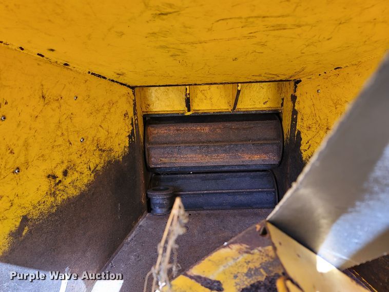 image for item LN9627 2007 Altec DC1217  wood chipper