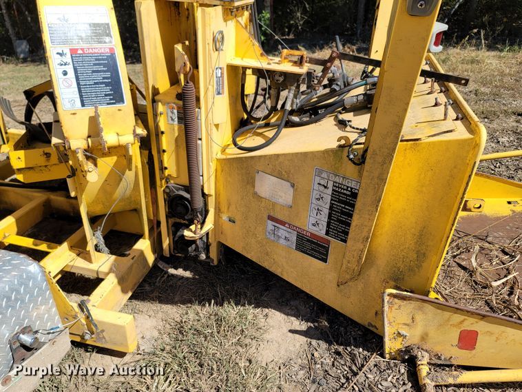 image for item LN9627 2007 Altec DC1217  wood chipper