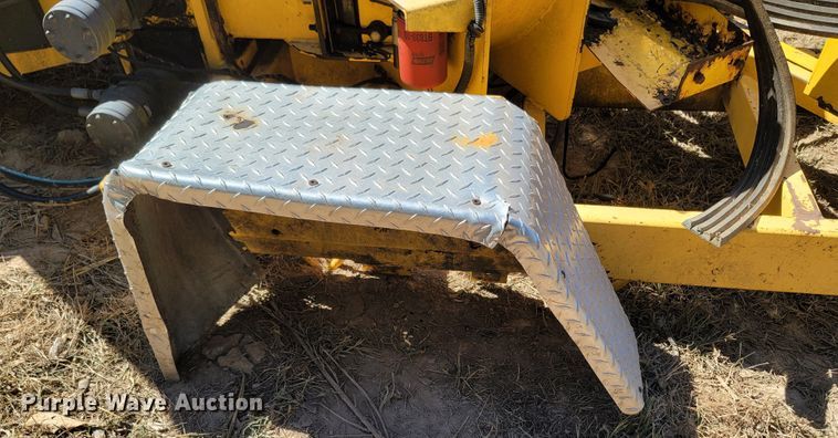 image for item LN9627 2007 Altec DC1217  wood chipper