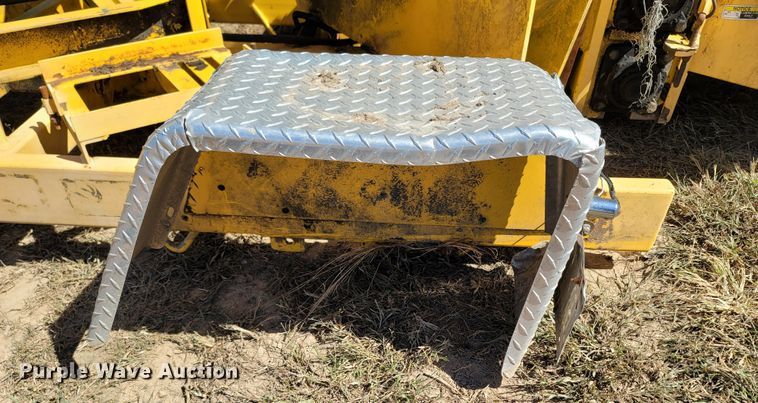 image for item LN9627 2007 Altec DC1217  wood chipper