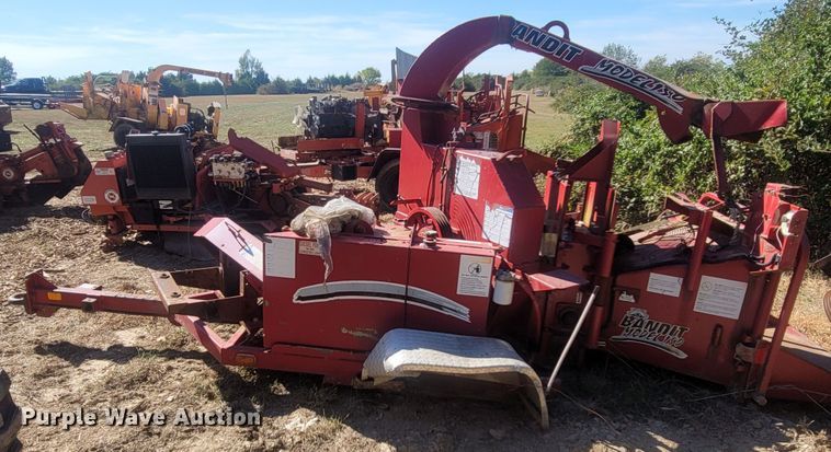 image for item LN9629 2004 Bandit 150  wood chipper