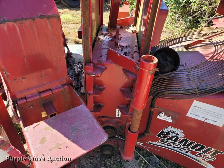 image for item LN9629 2004 Bandit 150  wood chipper