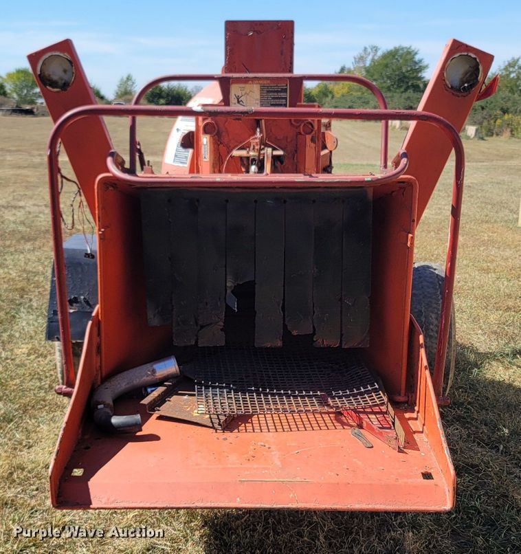 image for item LN9632 Altec DC1217  wood chipper