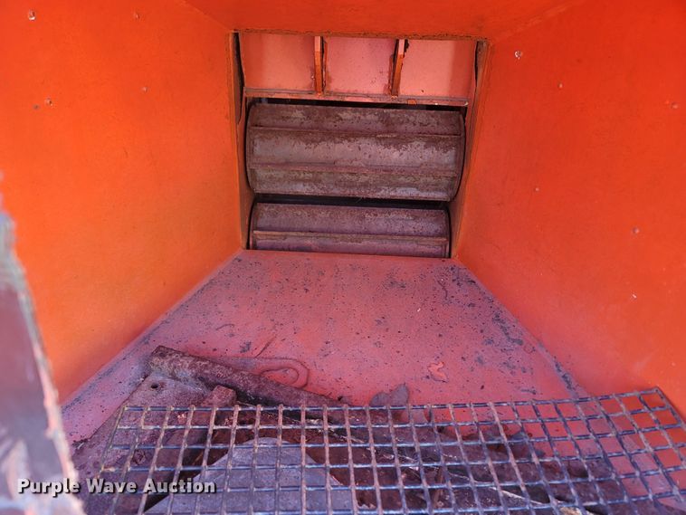 image for item LN9632 Altec DC1217  wood chipper