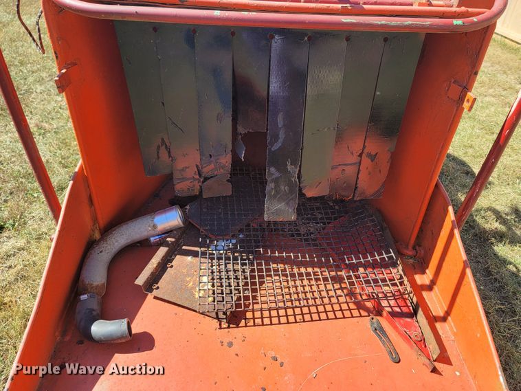 image for item LN9632 Altec DC1217  wood chipper