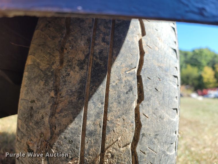 image for item LN9632 Altec DC1217  wood chipper