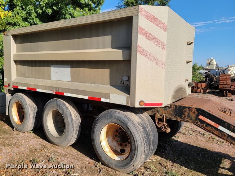 image for item LO9055 1995 Cornhusker 800R  end dump pup trailer