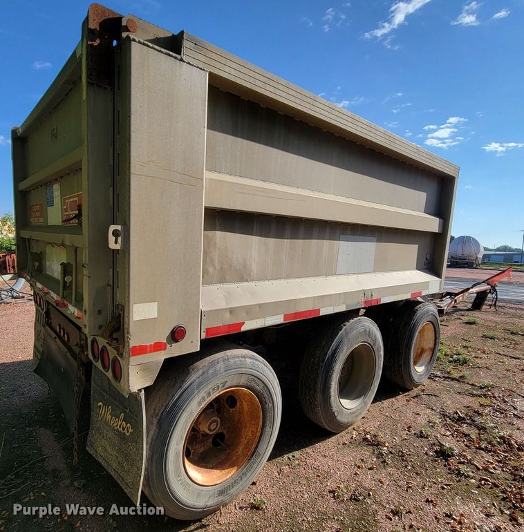 image for item LO9055 1995 Cornhusker 800R  end dump pup trailer