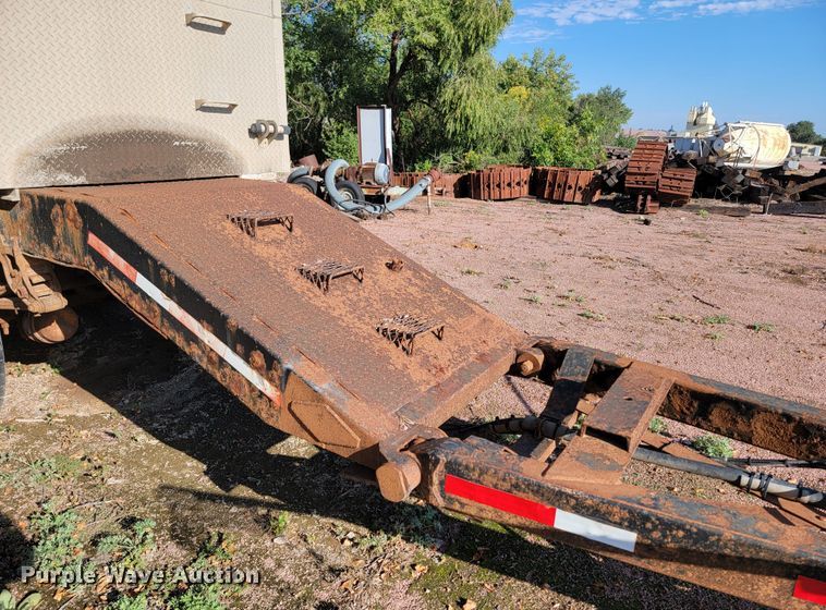 image for item LO9055 1995 Cornhusker 800R  end dump pup trailer