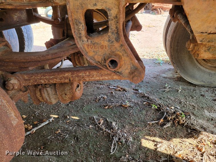 image for item LO9055 1995 Cornhusker 800R  end dump pup trailer