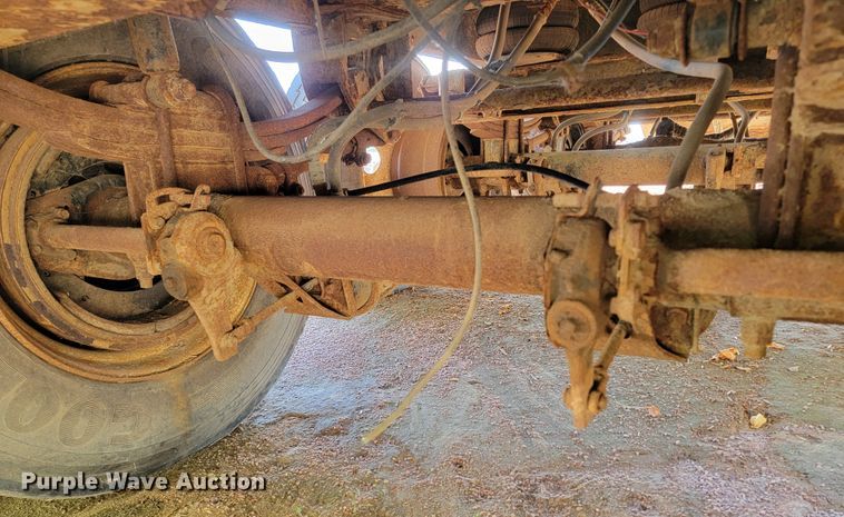 image for item LO9055 1995 Cornhusker 800R  end dump pup trailer