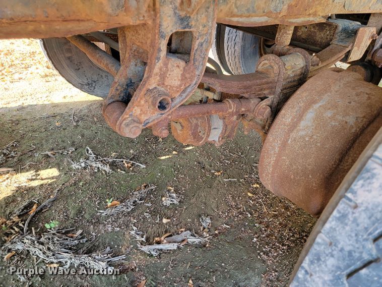 image for item LO9055 1995 Cornhusker 800R  end dump pup trailer