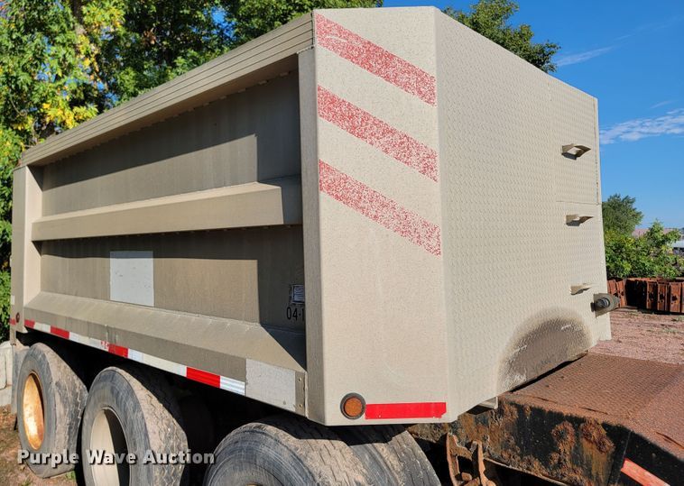 image for item LO9055 1995 Cornhusker 800R  end dump pup trailer