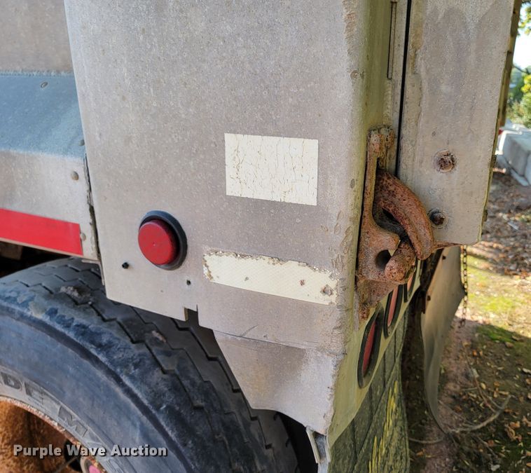 image for item LO9055 1995 Cornhusker 800R  end dump pup trailer