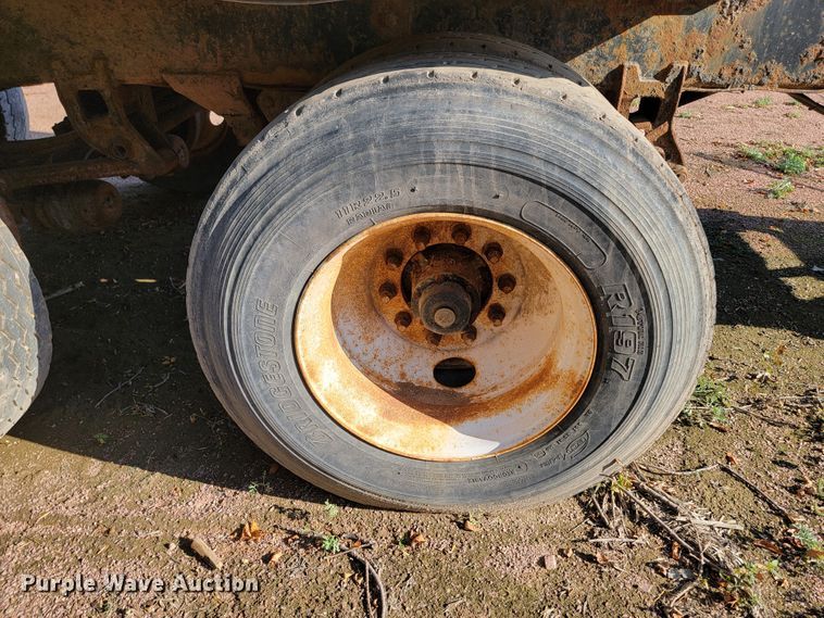 image for item LO9055 1995 Cornhusker 800R  end dump pup trailer